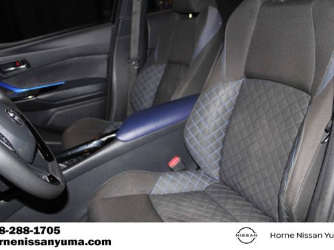 Used 2021 Toyota C-HR XLE FWD image 4