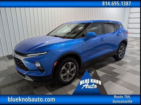 Used 2025 Chevrolet Blazer LT FWD image 1