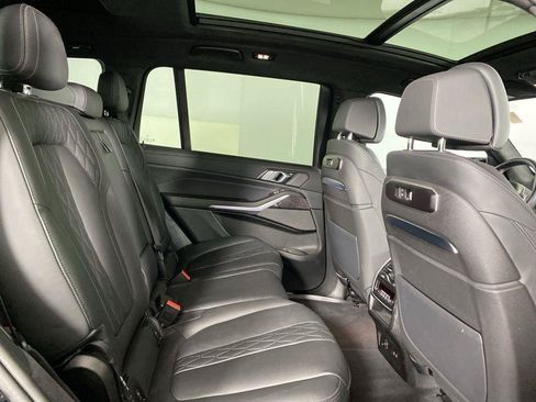Used 2025 BMW X7 M60i w/ Climate Comfort Package AWD/4WD image 34