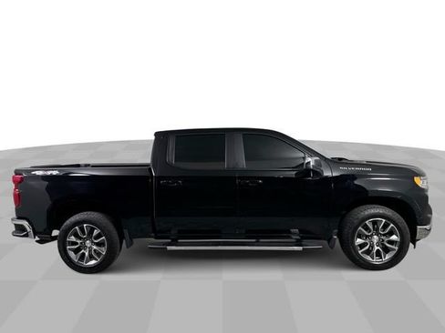 Used 2025 Chevrolet Silverado 1500 LT AWD/4WD image 9