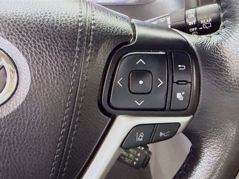 Used 2019 Toyota Sienna XLE w/ XLE Navigation Package image 15