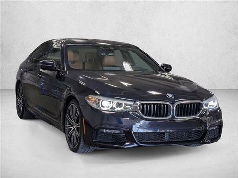 Used 2019 BMW 540i w/ M Sport Package image 3
