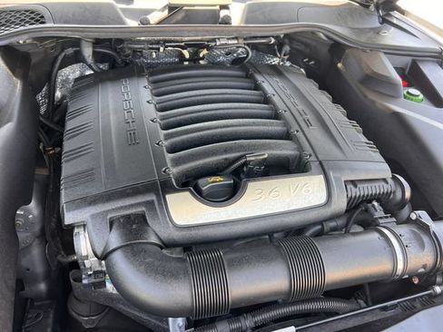 Used 2016 Porsche Cayenne AWD/4WD image 35
