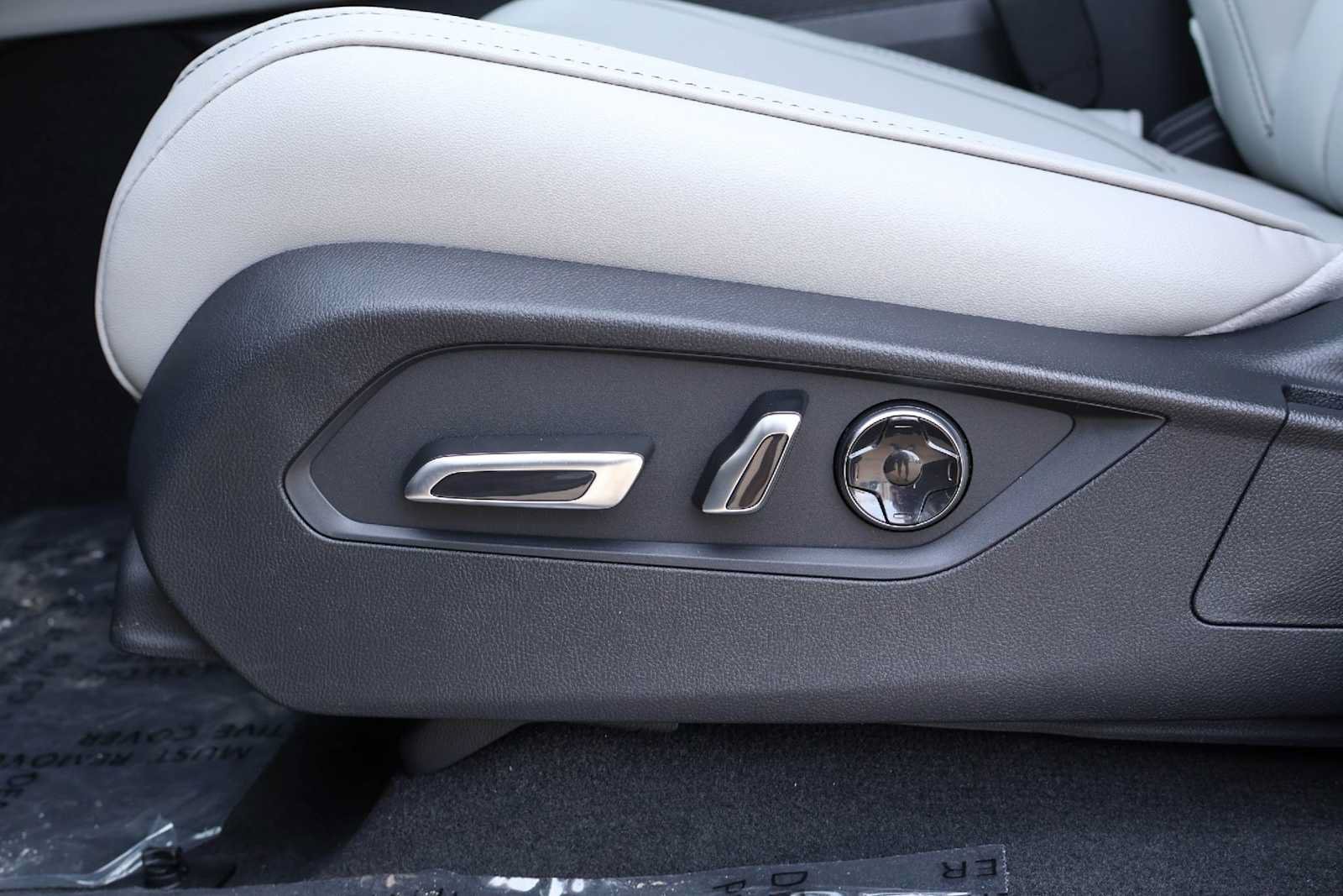 Used 2026 Acura MDX w/ Technology Package FWD image 24