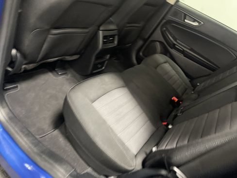 Used 2022 Ford Edge SE image 17