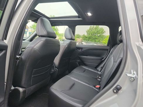 Used 2025 Subaru Forester Limited AWD/4WD image 10
