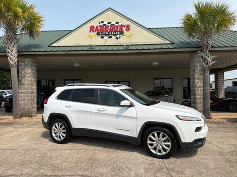 Used 2017 Jeep Cherokee Limited FWD image 1