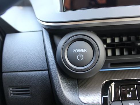 Certified 2026 Toyota Prius XLE FWD image 35