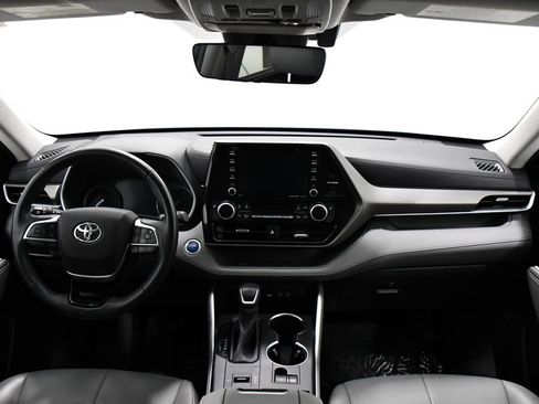 Used 2020 Toyota Highlander XLE image 8