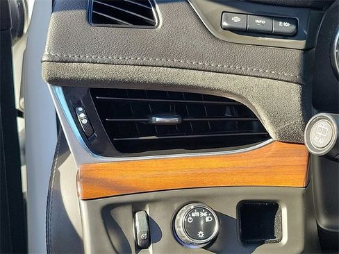 Used 2019 Cadillac Escalade ESV Luxury image 11