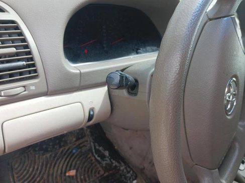Used 2005 Toyota Camry LE FWD image 36