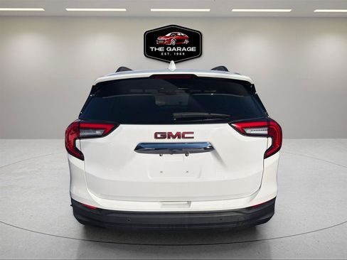 Used 2022 GMC Terrain SLE w/ Driver Convenience Package AWD/4WD image 4