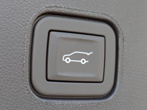 New 2026 Cadillac Lyriq Luxury image 18