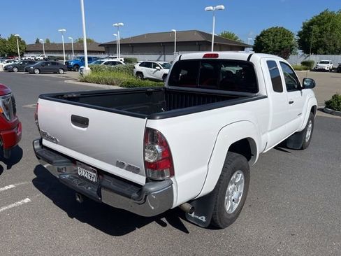 Used 2013 Toyota Tacoma 4x4 Access Cab V6 w/ SR5 Pkg image 5