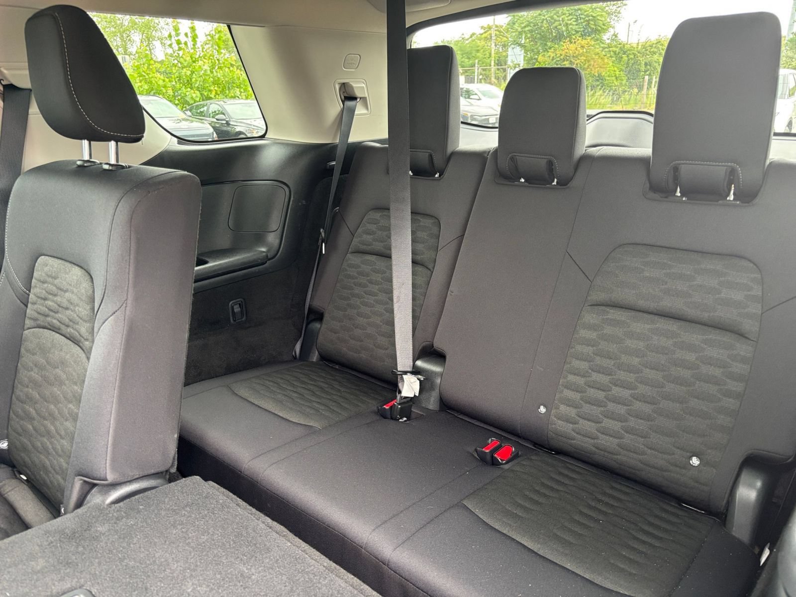 Used 2025 Nissan Pathfinder SV FWD image 28