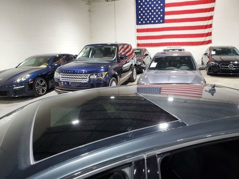 Used 2017 Volkswagen GTI SE image 43