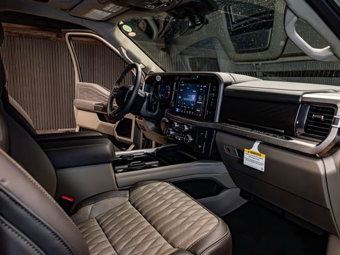 Used 2026 Ford F350 Platinum w/ Platinum Plus Package image 20