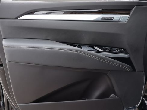 Certified 2025 Cadillac Escalade Premium Luxury AWD/4WD image 9