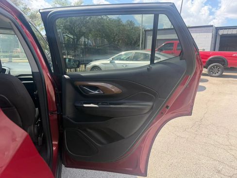 Used 2018 GMC Terrain SLE w/ Driver Convenience Package FWD image 13