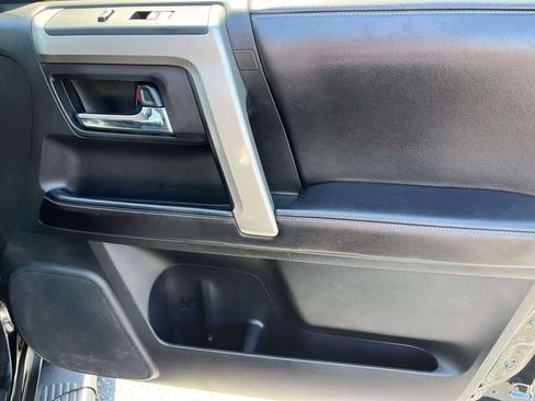 Used 2016 Toyota 4Runner SR5 AWD/4WD image 22