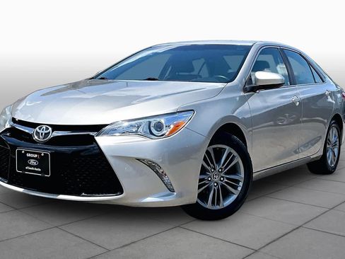 Used 2016 Toyota Camry SE FWD image 35