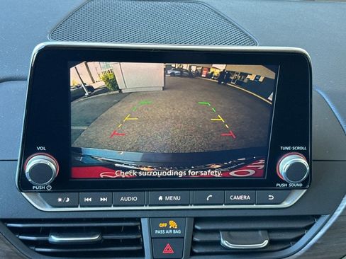 Used 2025 Nissan Altima 2.5 SV image 16