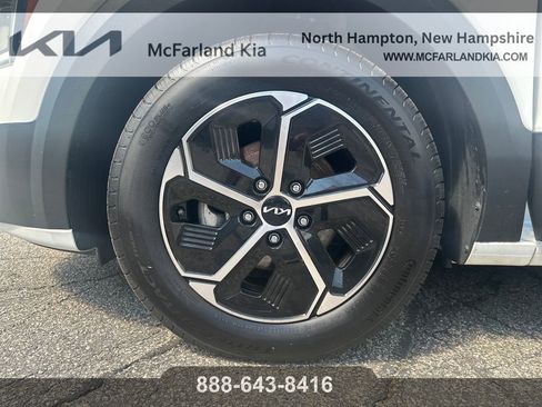 Used 2023 Kia Niro EX FWD image 32