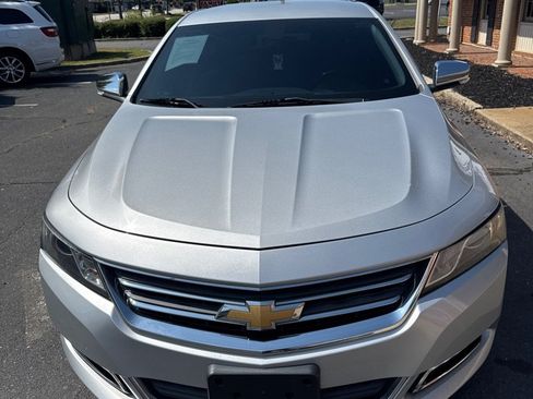 Used 2018 Chevrolet Impala LT FWD image 3