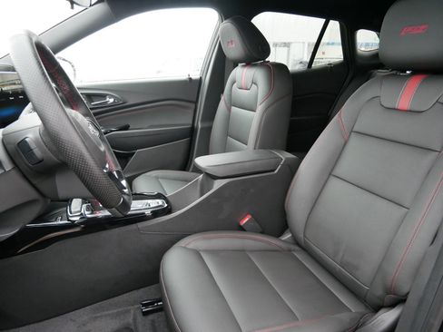 New 2026 Chevrolet Trax RS w/ Sunroof Package image 4