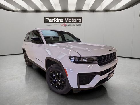 New 2026 Jeep Grand Cherokee Altitude AWD/4WD image 7