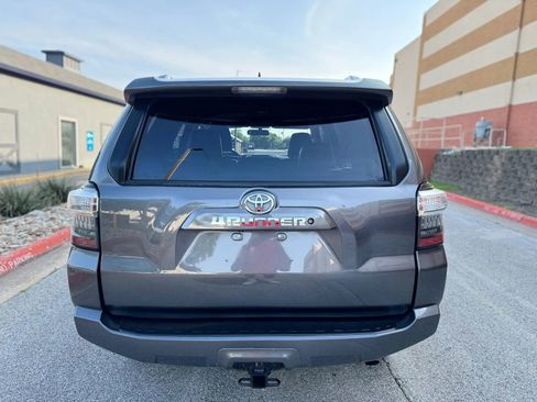 Used 2014 Toyota 4Runner SR5 RWD image 9