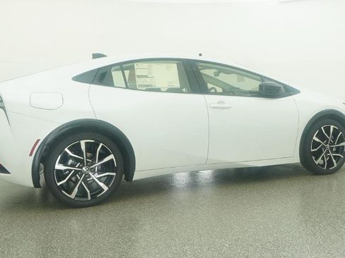 New 2026 Toyota Prius Plug-In Hybrid FWD image 11