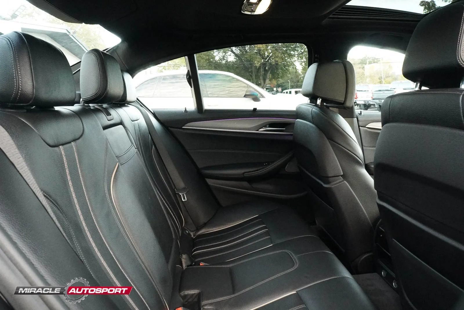 Used 2018 BMW M550i xDrive AWD/4WD image 40