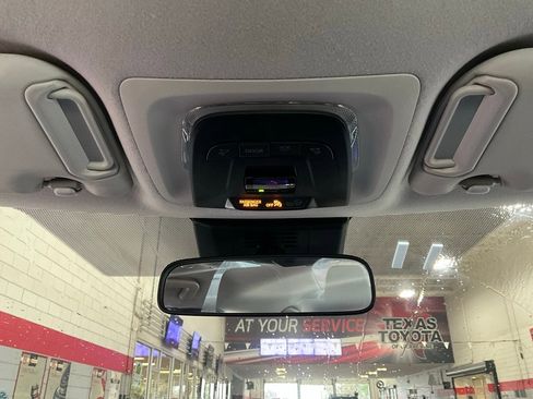 Used 2025 Toyota Corolla LE image 15