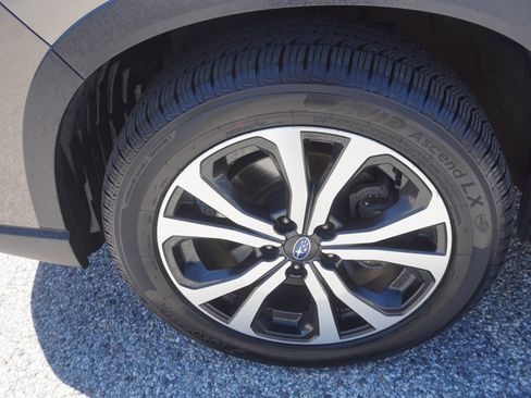 Used 2021 Subaru Forester Limited image 9