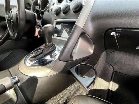 Used 2008 Pontiac Solstice GXP w/ Premium Package image 18