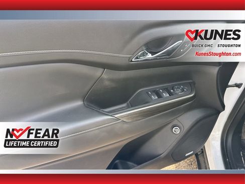 Used 2023 GMC Acadia SLT image 24