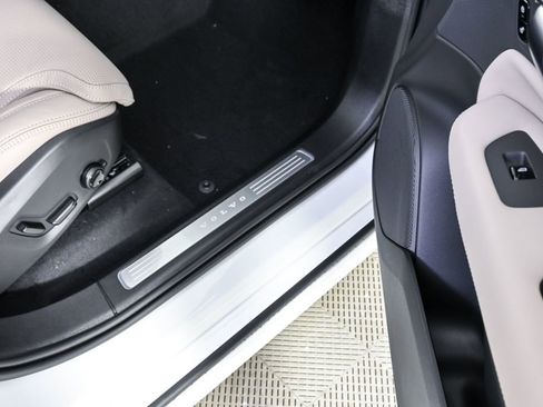 New 2026 Volvo XC90 B5 Ultra image 25