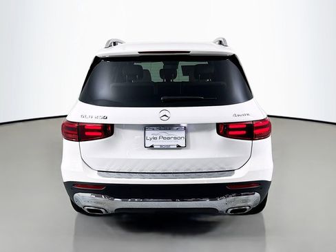 Used 2025 Mercedes-Benz GLB 250 4MATIC image 10