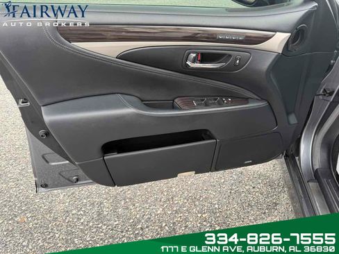 Used 2013 Lexus LS 460 w/ Comfort Pkg image 10