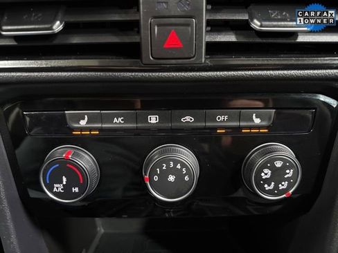 Used 2023 Volkswagen Taos SE w/ Black Wheel Package image 22