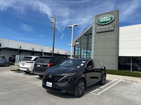 Used 2024 Nissan Ariya FWD image 1