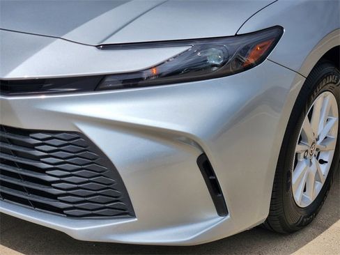 Used 2026 Toyota Camry LE w/ Convenience Package FWD image 17