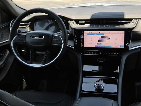 New 2026 Jeep Grand Cherokee L Limited RWD image 19