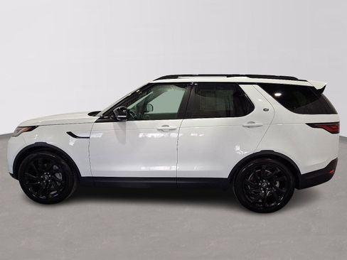 Certified 2025 Land Rover Discovery S image 2