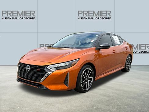 Certified 2025 Nissan Sentra SR w/ SR Premium Package FWD image 1