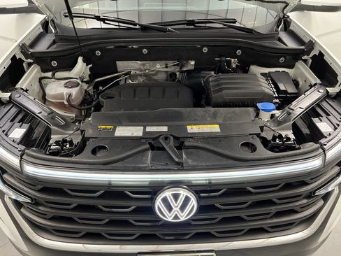 Used 2025 Volkswagen Atlas Cross Sport SE AWD/4WD image 70