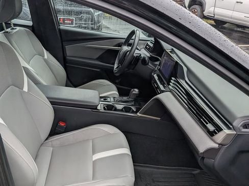 Used 2025 Toyota Camry SE w/ Convenience Package FWD image 20