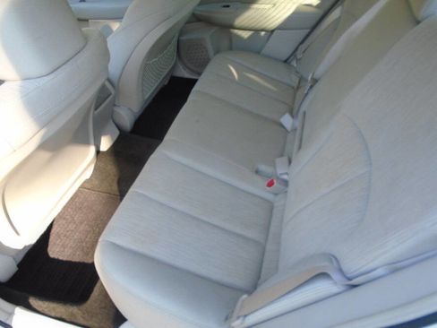 Used 2013 Subaru Legacy 2.5i Premium w/ All-Weather Pkg + Moonroof image 11