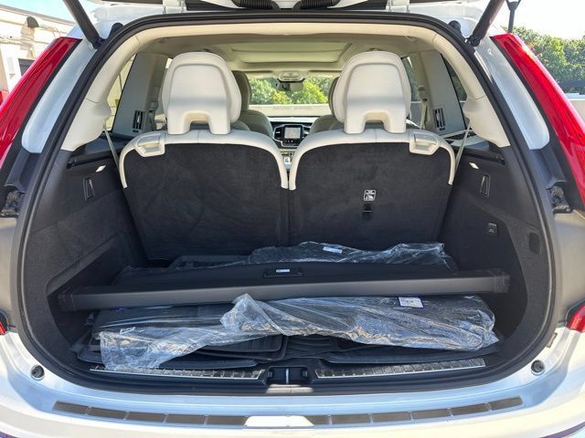 Certified 2023 Volvo XC90 B6 Ultimate w/ Protection Package AWD/4WD image 36